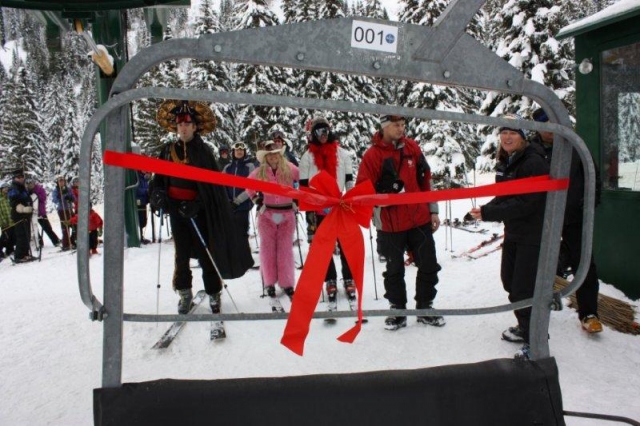 Bassett and friends kick off Glory Ridge opening