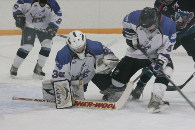 Lucchini sparks Kootenay to first win of BCMMHL season by scoring twice, Rockets rebound in game two