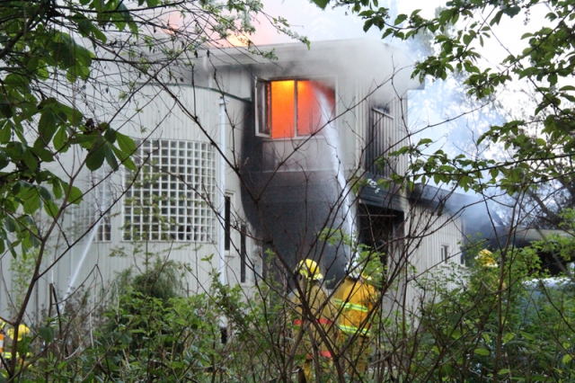 Fire guts North Shore house Monday