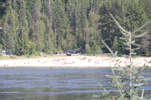 RDCK re-opens Taghum Beach to swimmers