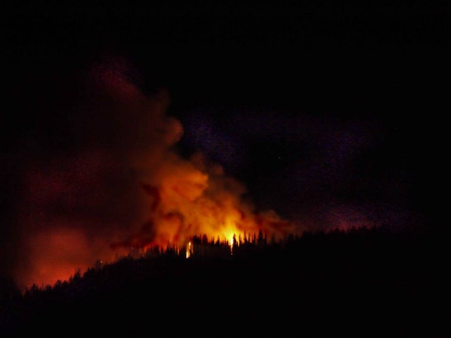 UPDATE: Special team to take over management of growing Perry Ridge wildfire