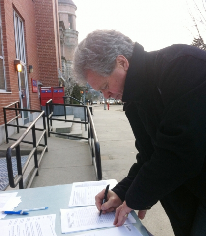 Canada Post workers launch petition, town hall meeting over service cuts