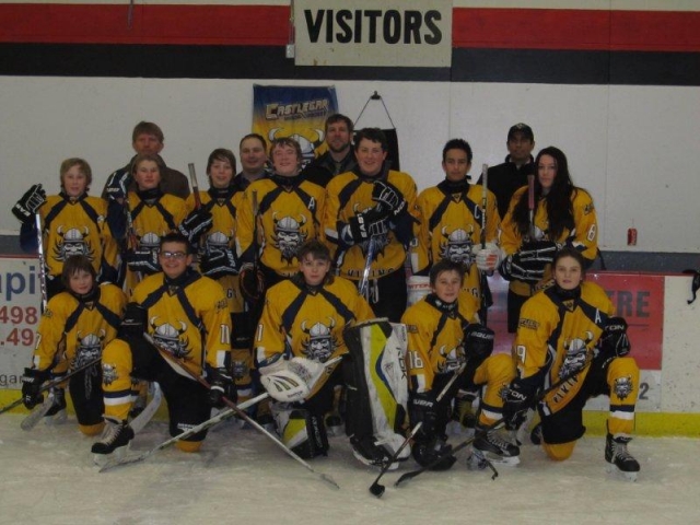 Castlegar team gives gift of hockey Stateside, takes win in home province #Kraft Hockeyville