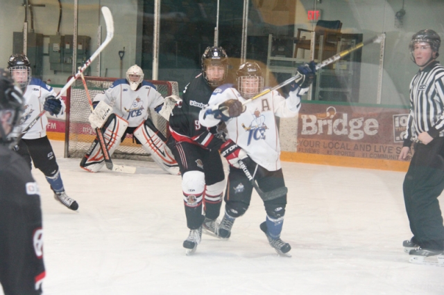 Ice, Cougars split weekend series in Nelson