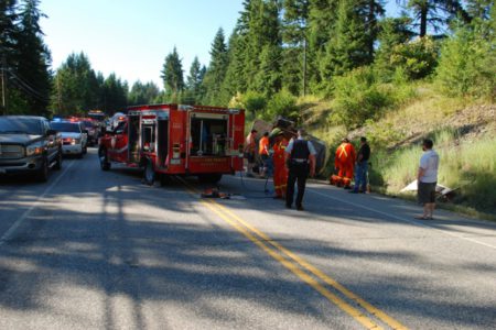 Surprisingly no one hurt as horse trailer flips near Playmor Junction