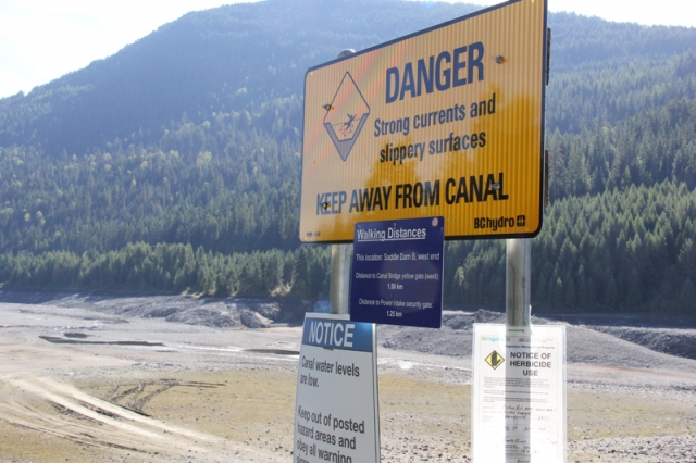 Now 'dewatered' work continues on Kootenay Canal 