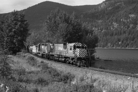 Slumping volume leads to job cuts at Canadian Pacific Railway