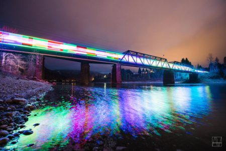 Holiday Train engineers $12,000+ day for food bank/Photo gallery