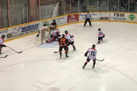 Smoke Eaters Fall In Merritt To Centennials By 4-2 Score