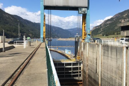 Extreme weather damages dam guidewall, forces temporary closure of navigational lock