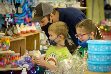 Over 100 Local Vendors Share Talents and Treats at the Largest Christmas Market in the Kootenays