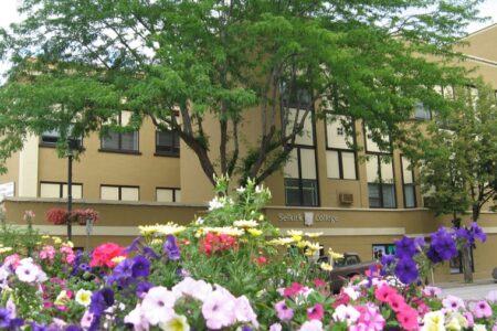 Selkirk College Develops New Medical Laboratory Assistant Program with Provincial Support